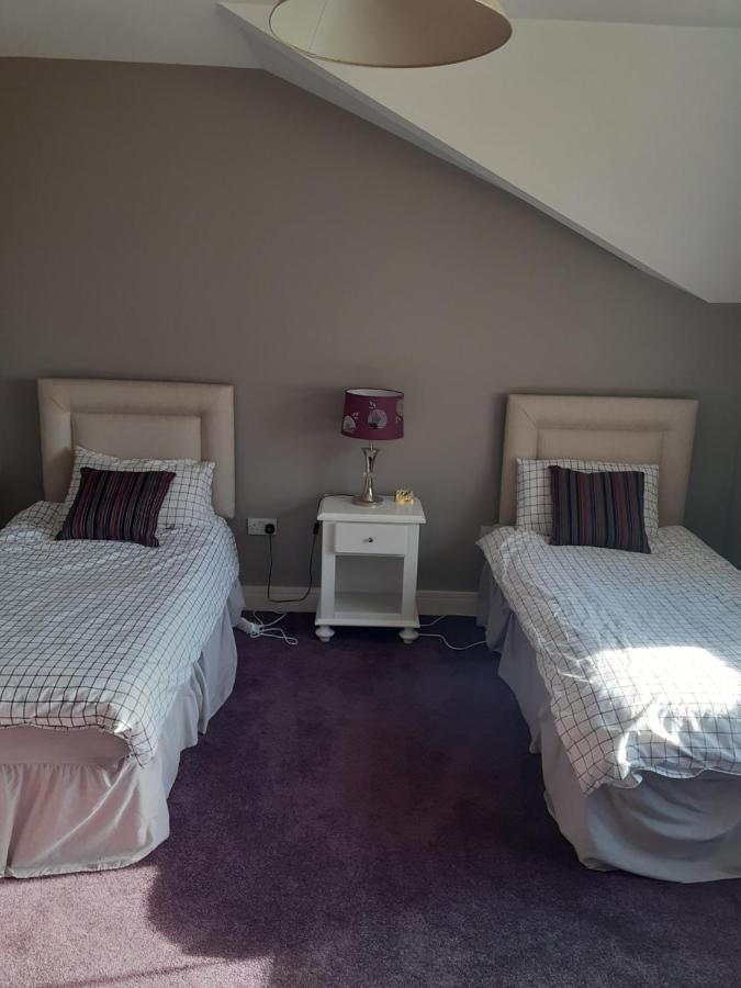 Single Or Twin Room In Lovely Country Residence Nobber Exteriör bild