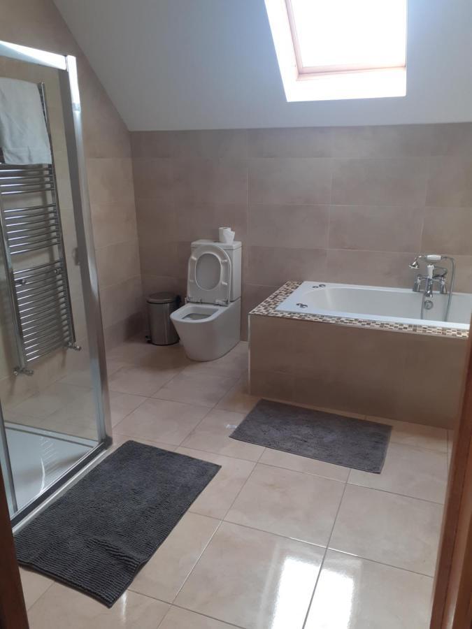 Single Or Twin Room In Lovely Country Residence Nobber Exteriör bild